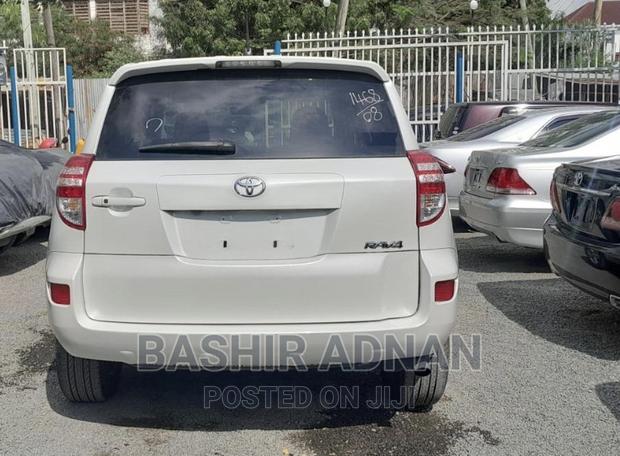 Toyota RAV4 2.4 2008 White