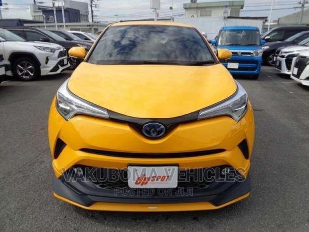 Toyota C-HR 2018 Yellow