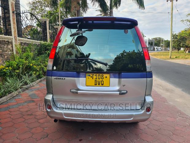 Toyota Noah 2001 Blue