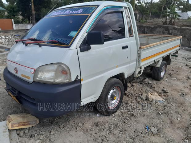 Toyota TownAce 2000 White