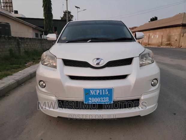 Toyota IST 2010 White