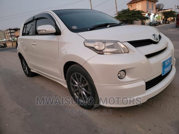 Toyota IST 2010 White