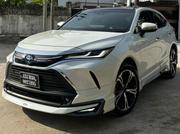 Toyota Harrier 2022 White for sale