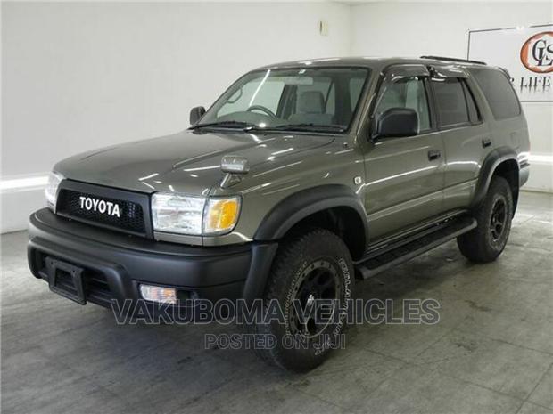 Toyota Hilux Surf 2000 Gray