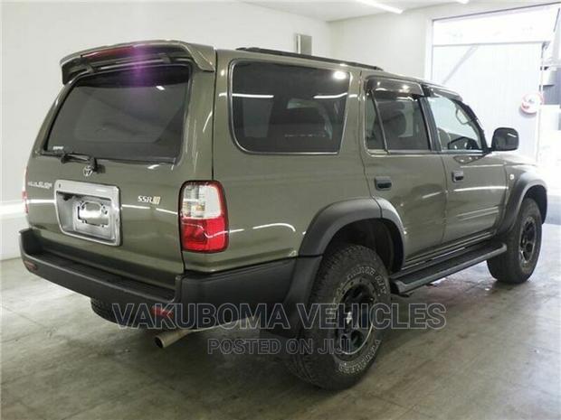 Toyota Hilux Surf 2000 Gray