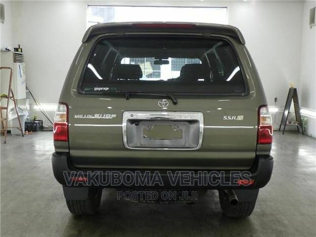 Toyota Hilux Surf 2000 Gray