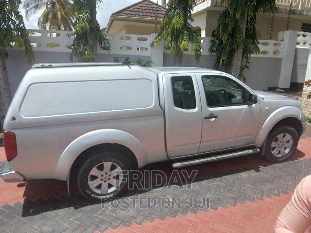 Nissan DoubleCab 1999 Silver