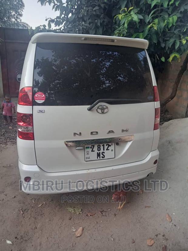 Toyota Noah 2007 White