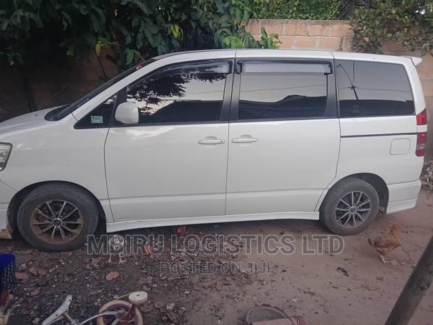 Toyota Noah 2007 White