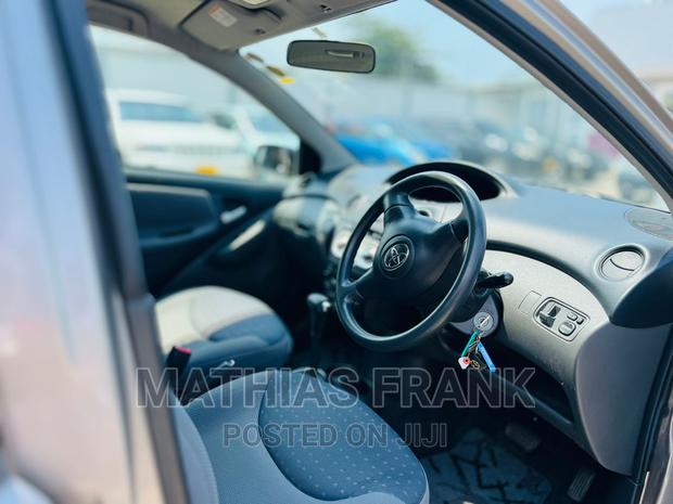 Toyota Vitz 2003 Gray