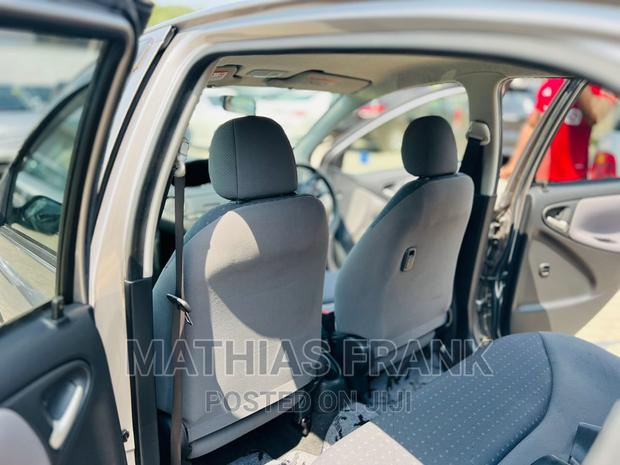 Toyota Vitz 2003 Gray