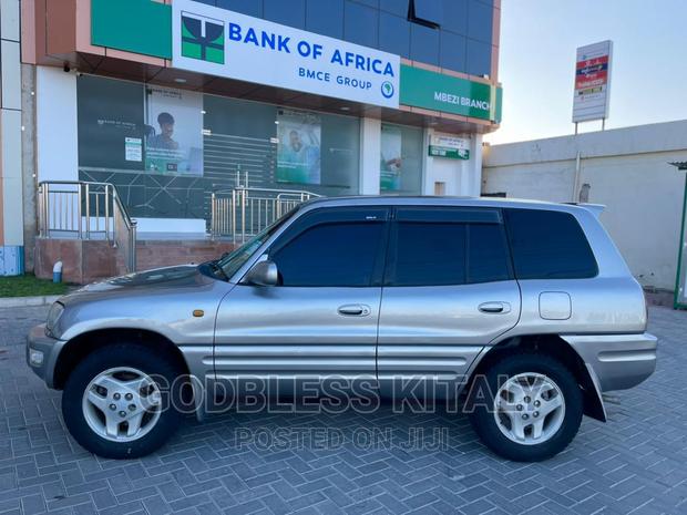 Toyota RAV4 1999 Silver