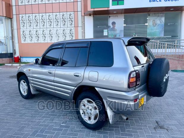Toyota RAV4 1999 Silver