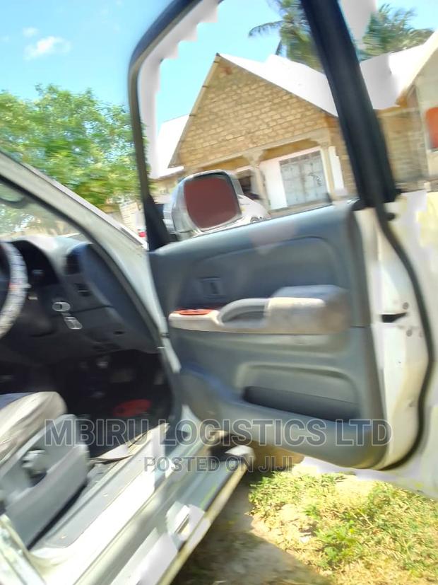 Toyota Land Cruiser Prado 2003 White