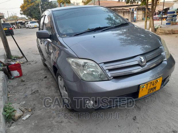 Toyota IST 2004 Gray