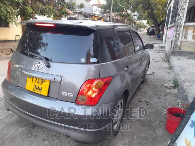 Toyota IST 2004 Gray