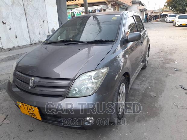 Toyota IST 2004 Gray