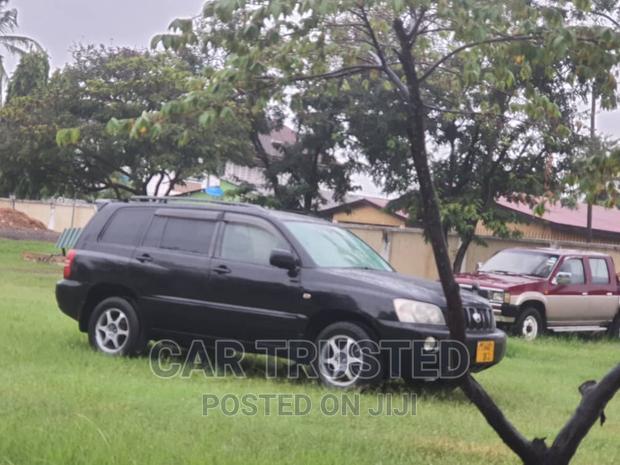 Toyota Kluger 2004 Black