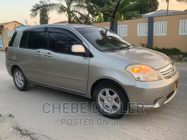 Toyota Raum 1.5 AWD 2002 Beige