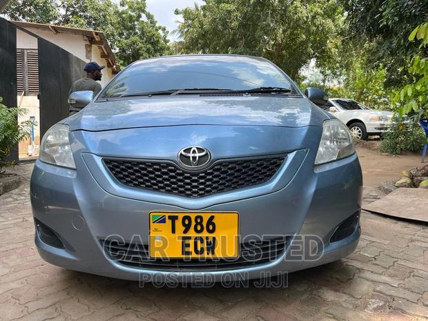 Toyota Belta 2010 Beige