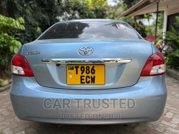 Toyota Belta 2010 Beige