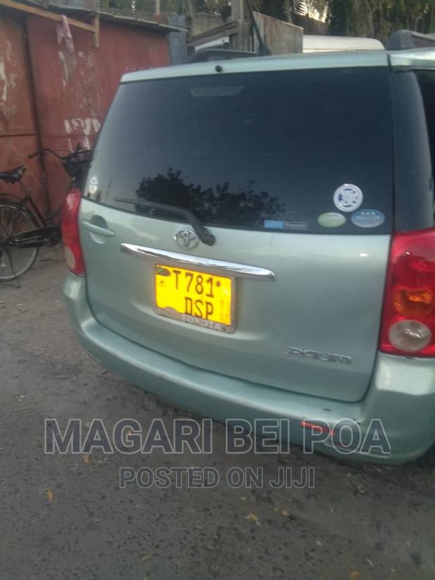 Toyota Raum 2004 Blue