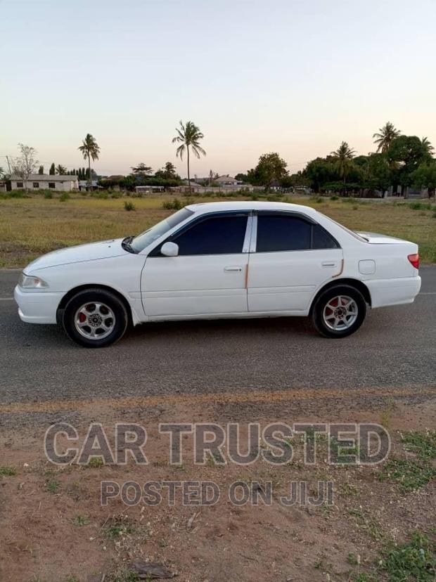 Toyota Carina 1.6 FWD Sedan 2001 White