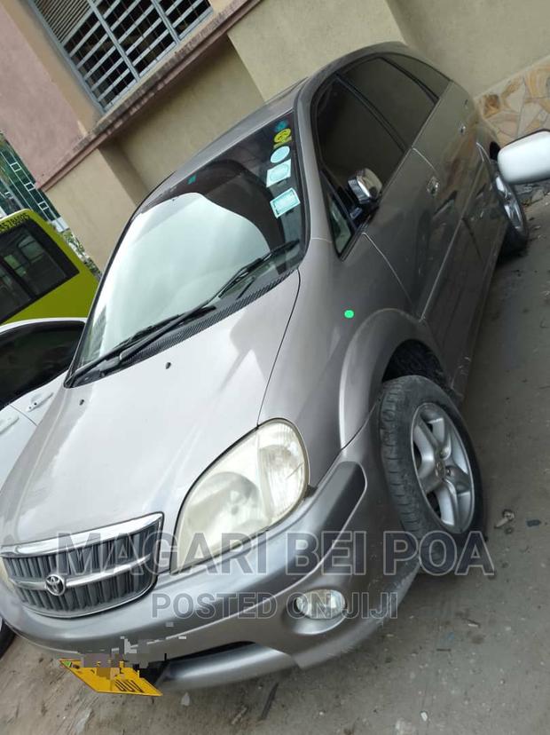 Toyota Nadia 2003 Silver