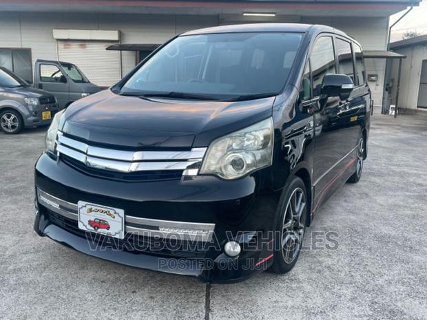 Toyota Noah 2010 Black