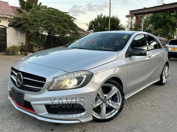 Mercedes-Benz A-Class 2014 Silver