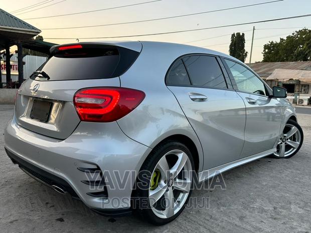 Mercedes-Benz A-Class 2014 Silver
