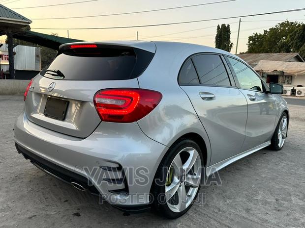 Mercedes-Benz A-Class 2014 Silver