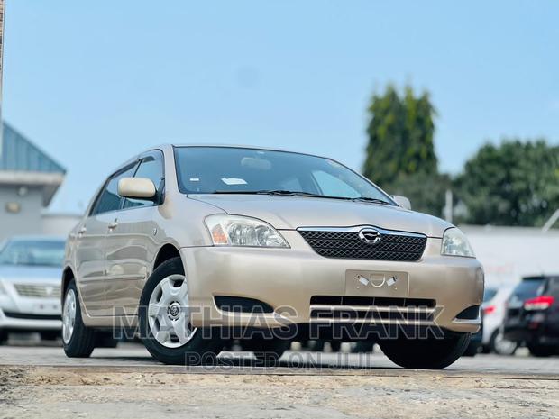 Toyota Corolla RunX 2004 Gold