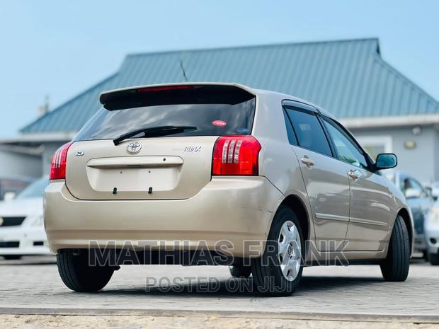 Toyota Corolla RunX 2004 Gold