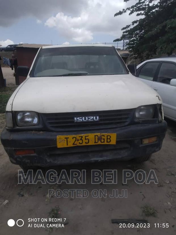Isuzu KB 2001 White