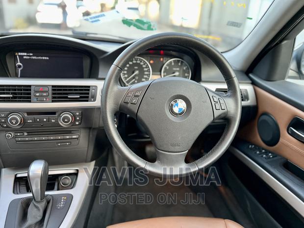BMW 320i 2010 Black