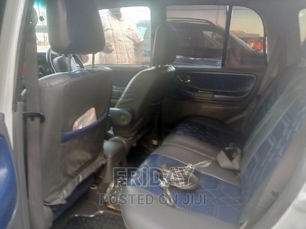 Suzuki Escudo 2005 White
