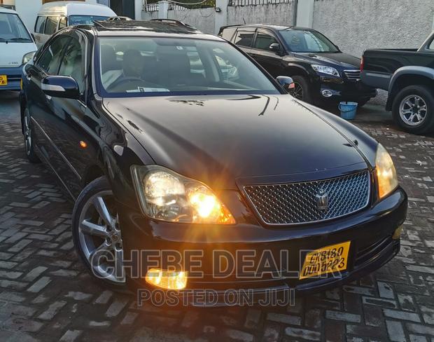 Toyota Crown 2004 Black