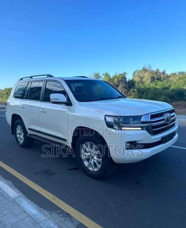 Toyota Land Cruiser 4.5 V8 VXR 2020 White