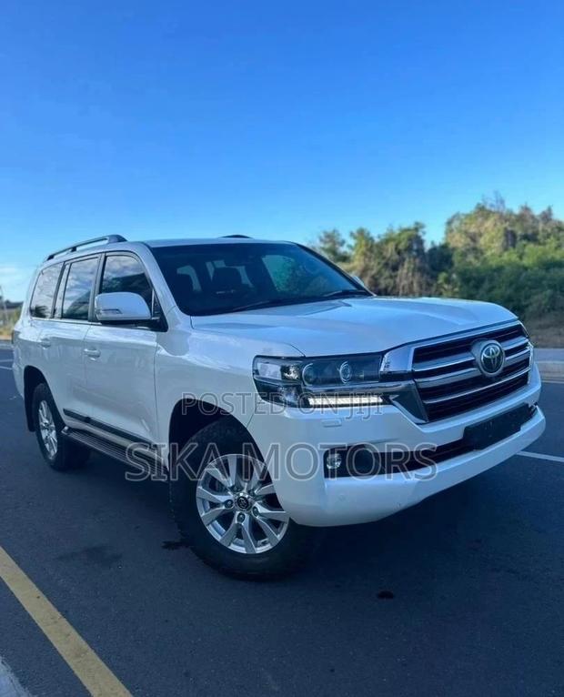 Toyota Land Cruiser 4.5 V8 VXR 2020 White