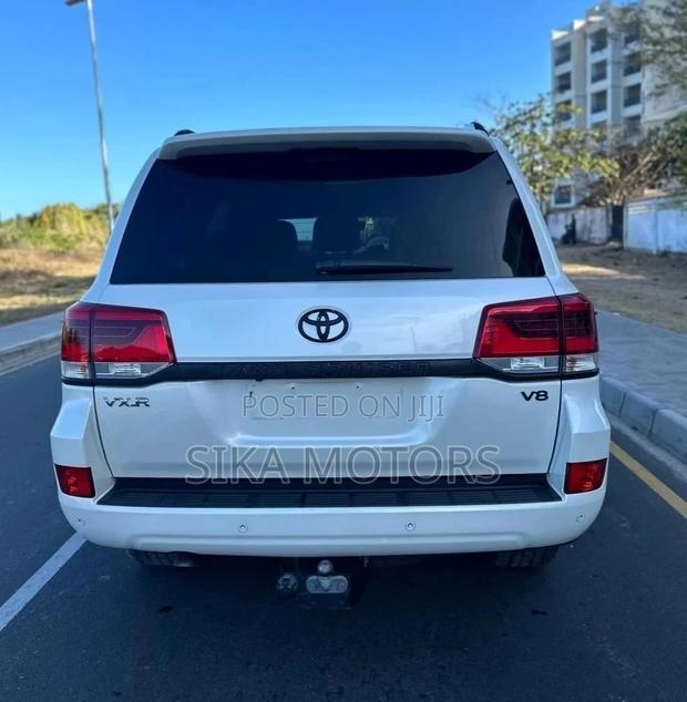Toyota Land Cruiser 4.5 V8 VXR 2020 White