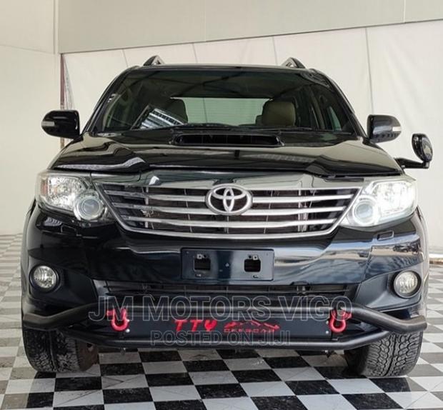 Toyota Fortuner 2013 Black