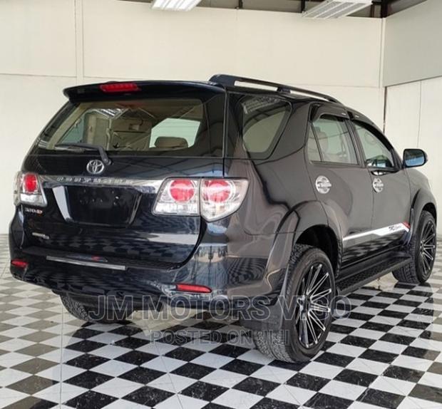 Toyota Fortuner 2013 Black