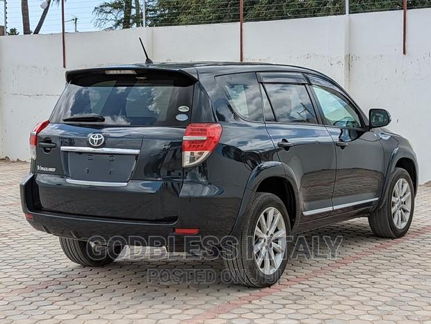 Toyota Vanguard 2012 Black