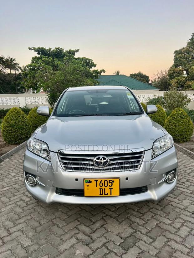 Toyota Vanguard 2008 Silver
