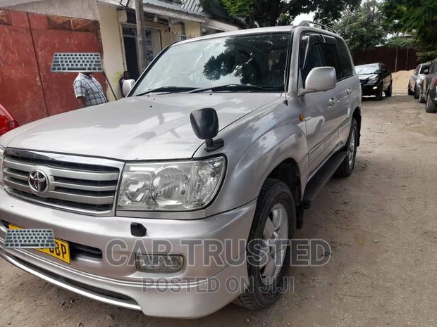 Toyota Land Cruiser HDJ 100 2004 Silver
