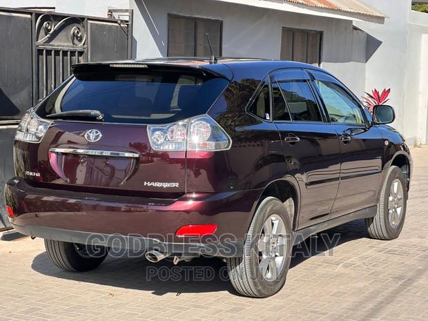 Toyota Harrier 2.4 2005