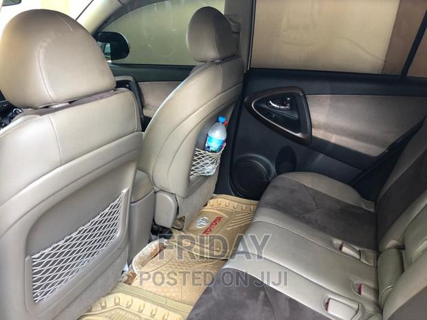 Toyota Vanguard 2009 White
