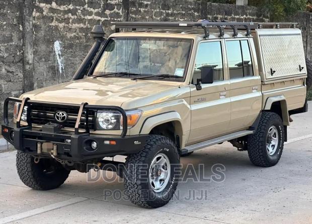 Toyota Land Cruiser 2018 Beige
