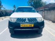 Mitsubishi L200 Club Cab 2.5 136hp 4WD 2008 White for sale